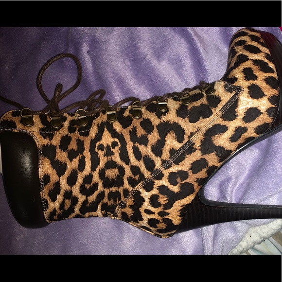 Brand new size 7 booties - Picture 6 of 7